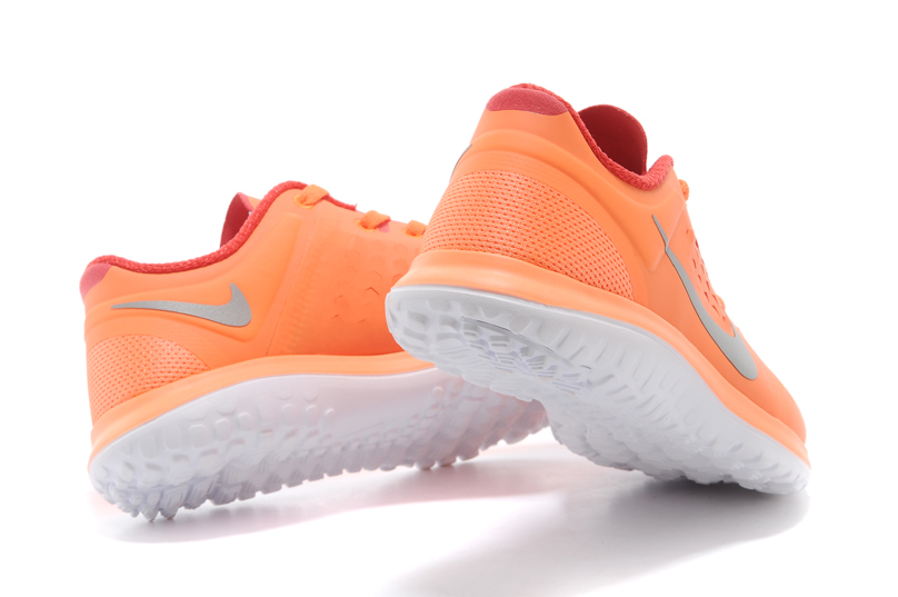 Femmes Nike FS Lite Run chaussures de course libre orange gris (3)